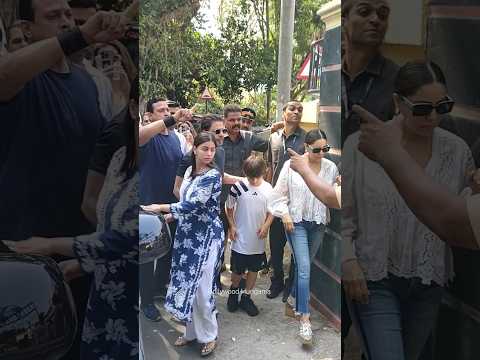 #srk along with #suhanakhan #gaurikhan #abram #aryan arrive to #vote #shorts #mumbai