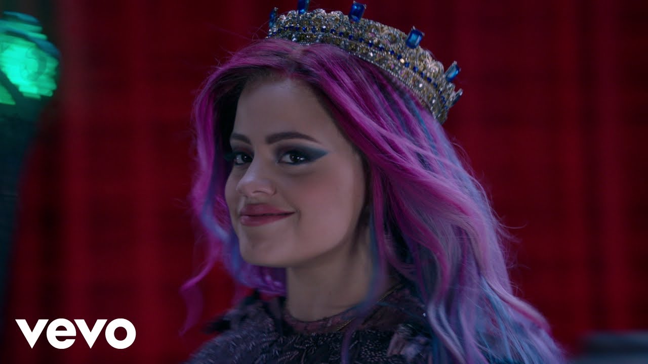 Sarah Jeffery Performs 'Queen of Mean' from Descendants 3