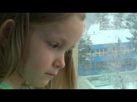 Не уходи мама.