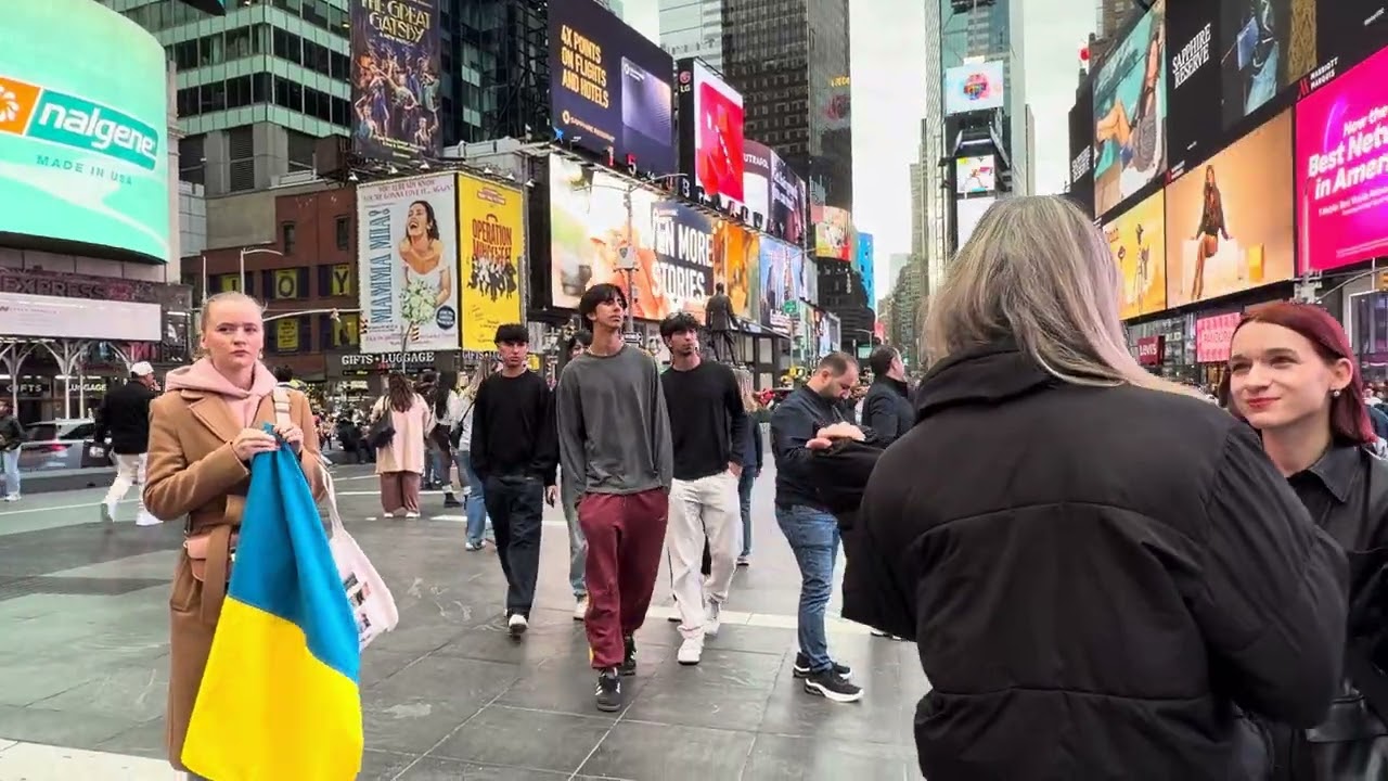 Times Square: NYC's Vibrant Heart in 4K