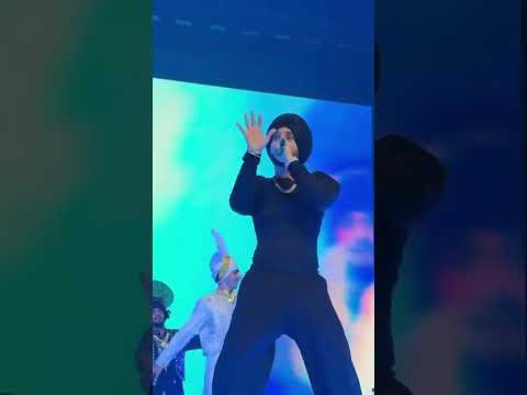 Diljit Dosanjh Singing a song Aura Tour 2025 #diljitdosanjh #auratour #latestvideo #liveconcert