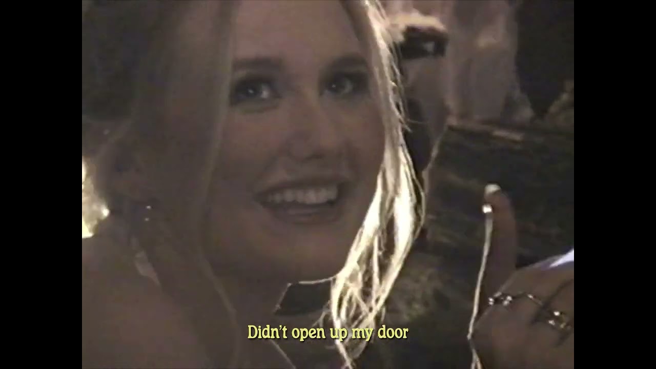 Elizabeth Nichols - 'Ain't Country' 🎶 Official Lyric Video | Debut EP 'Tough Love' Out Now!