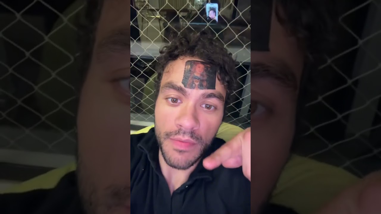 Luccas Neto faz tatuagem para a esposa 💖