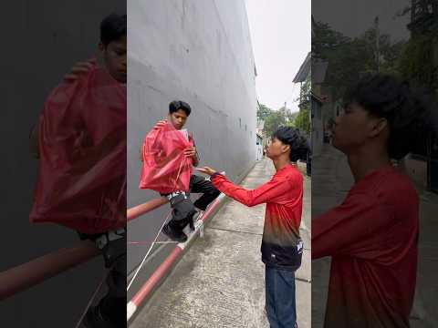 Pencuri layangan harus kapok😂 #drama #lucu #komedi #short #movingtolive #ichaltkd