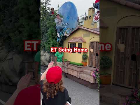ET Mega Movie Parade!  #universalstudios #universalstudiosorlando #ET #movies #viral #shorts