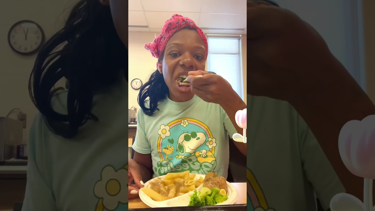 A Day in My Life: What I Eat Living in a Homeless Shelter 🍽️