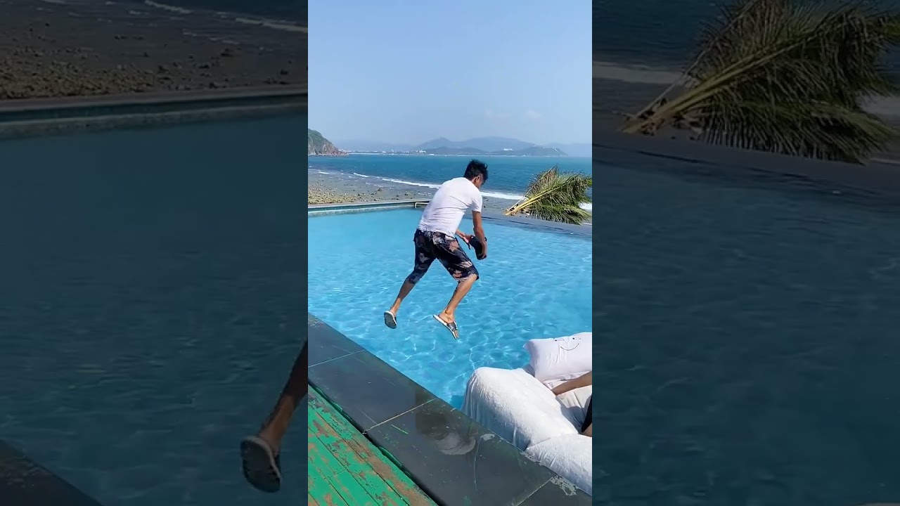 Hilarious Pool Photoshoot 😄