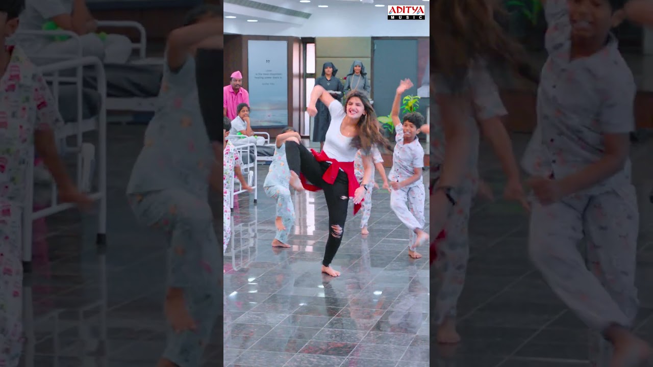 Sreeleela's Explosive Mass Dance in Aadikeshava 🎉