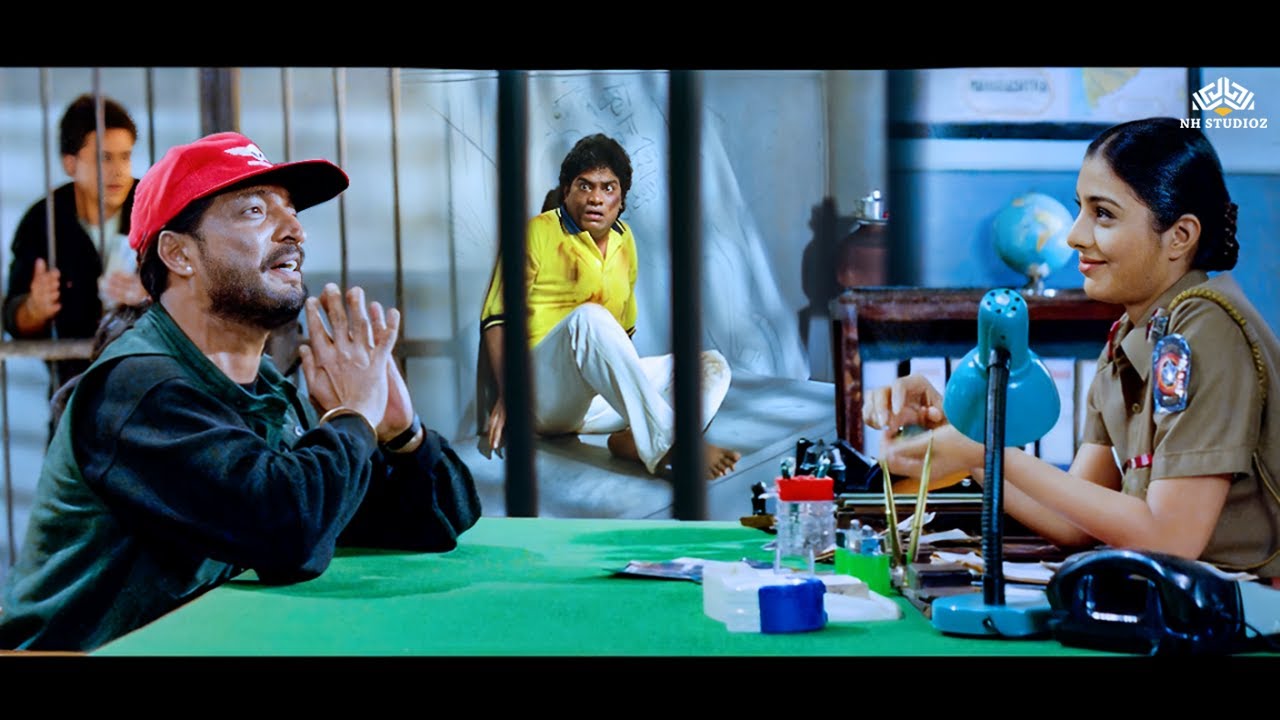 गरीब आदमी है मैडम कुछ ले दे के छोड़ दीजिये- नाना पाटेकर, जोहनी लीवर और तब्बू का बेस्ट कॉमेडी सीन