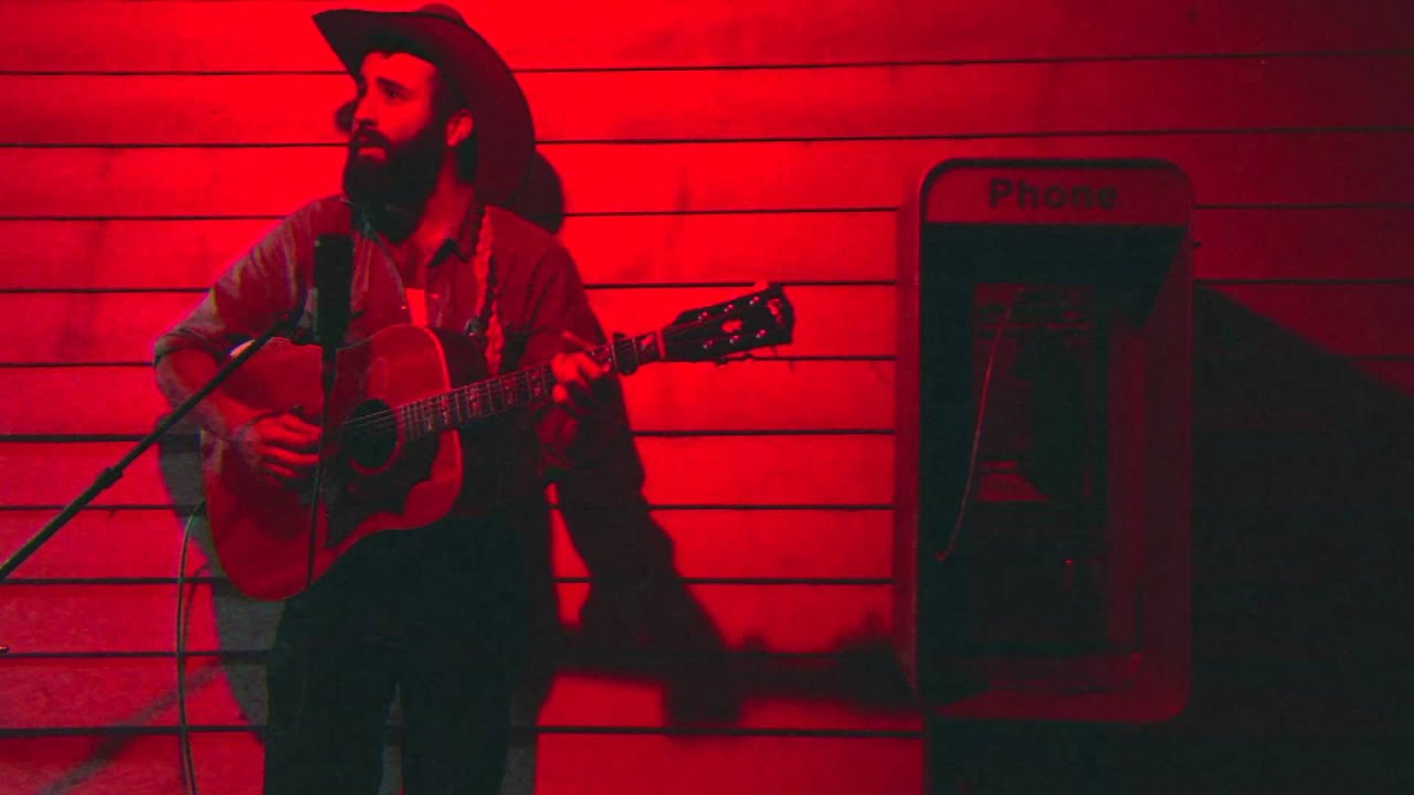 Luke Bell Performs 'Once There Was An Outlaw' 🎸