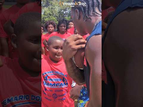 New England Patriots RB Terrell Jennings teaching kids to hold the ball High and Tight