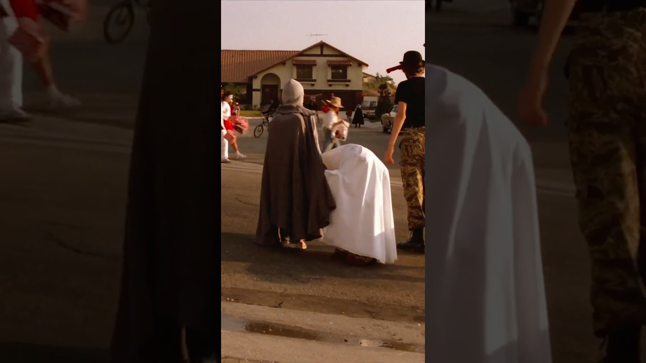 Hope your halloween is outta this world | π¬ E.T. the Extra-Terrestrial (1982)
