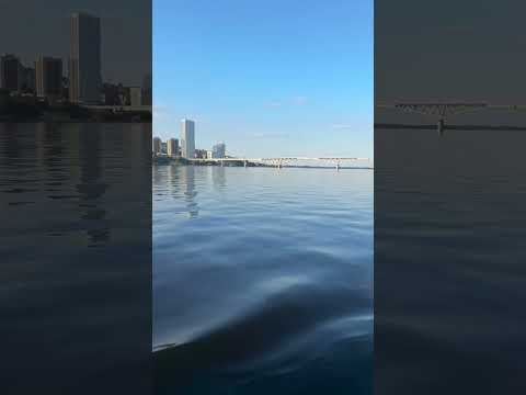 Саратов, а по Волге вверх теплоход, а по Волге вниз теплоход