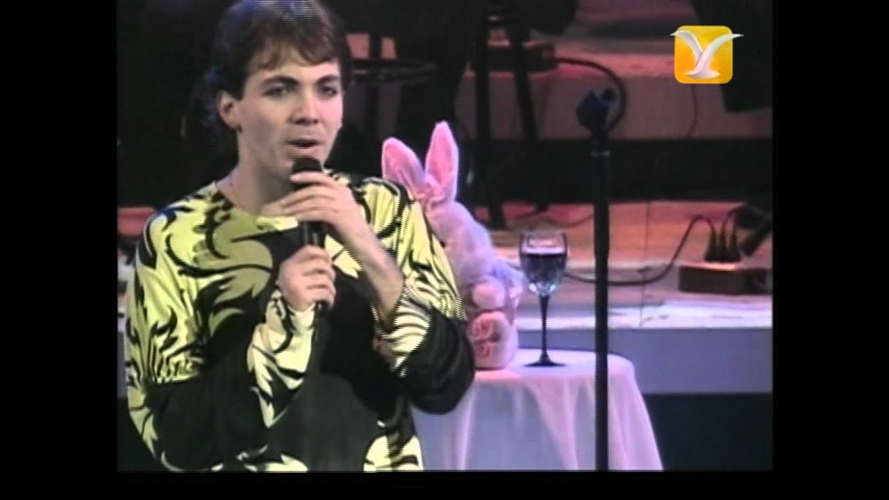 Cristian Castro Returns to Viña del Mar 2002 🎤