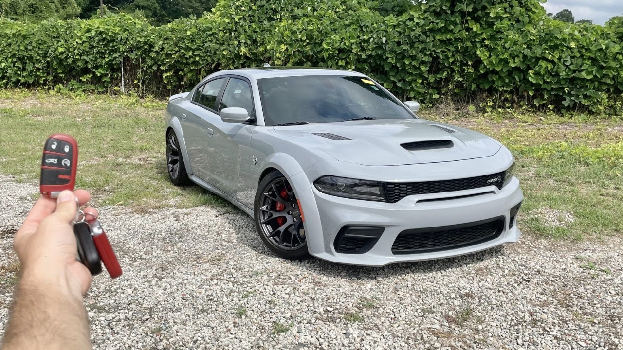 Dodge Charger SRT Hellcat Widebody: Review & Drive π