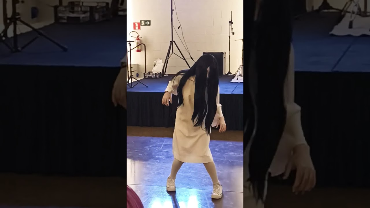 Epic Samara Morgan Cosplay from The Rings in Londrina Horror Event 2025 🎬