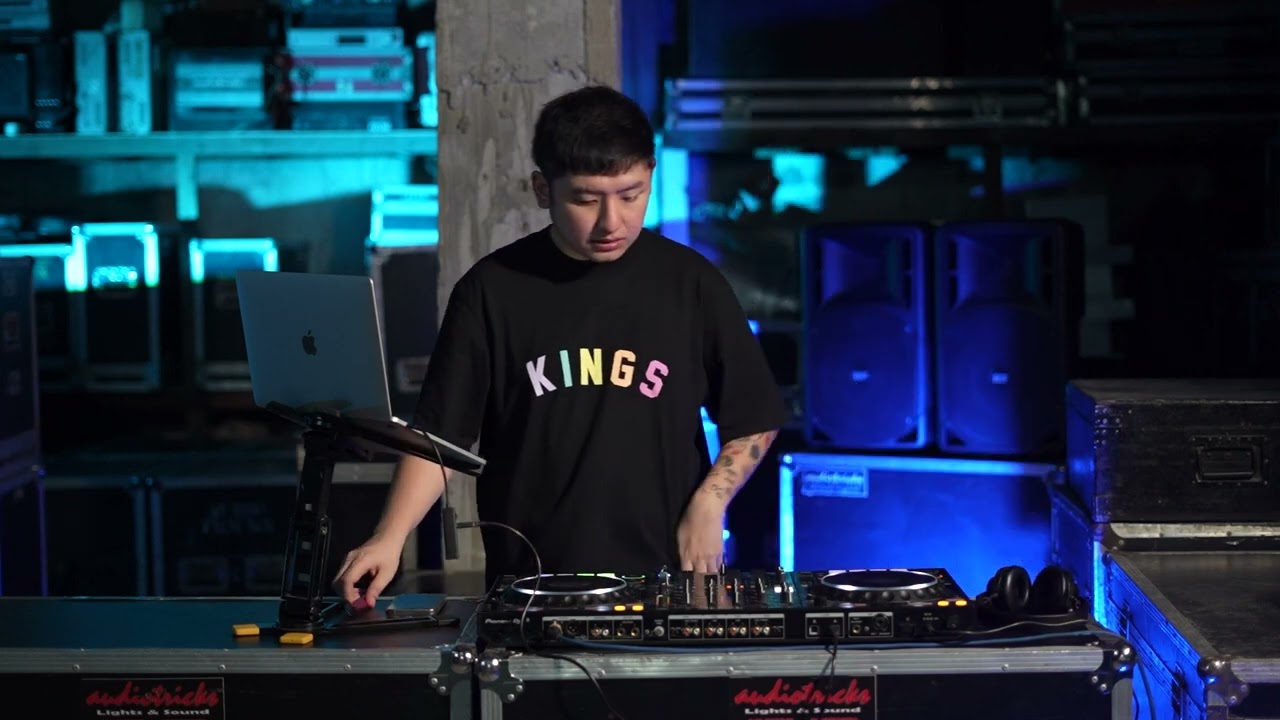 R&B Mix 005: Usher, Ella Mai, Chris Brown & More 🎶