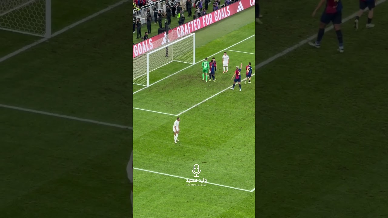 Iñaki Peña's Amazing Save from Mbappé ⚽