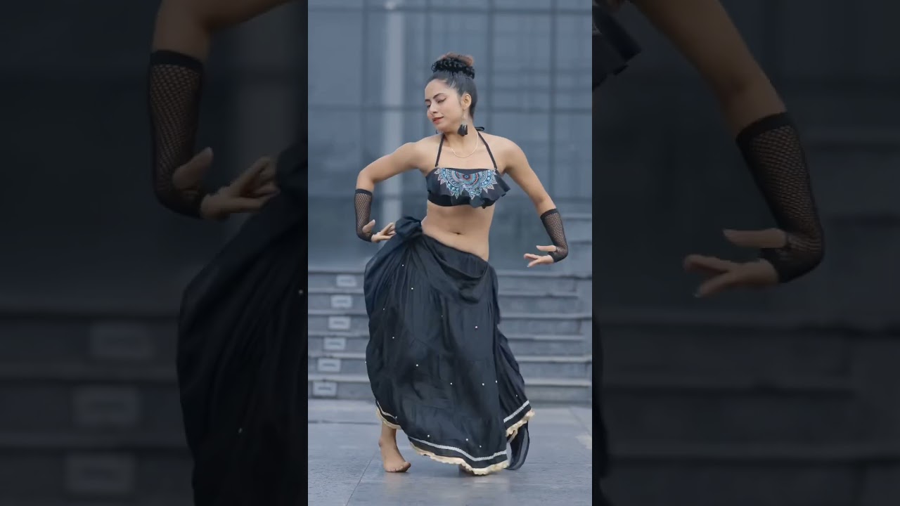 Mehbooba 🔥 | Keshavi Chhetri's Belly Dance Performance