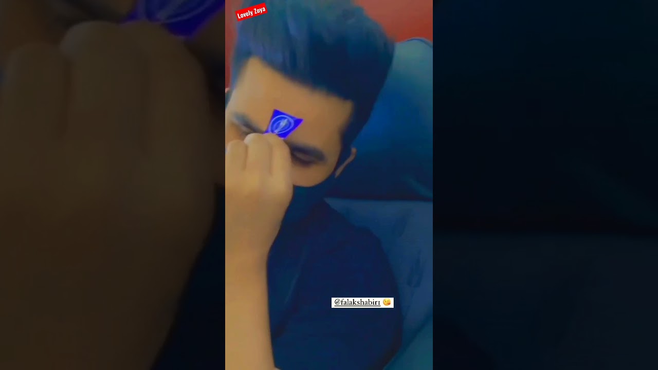 Sara Khan Teases Falk Shabbir on Plane ✈️