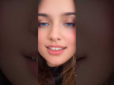 Periscope LIVE BEAUTIFULL GIRL💚 #periscope #live #cute #broadcast #periscopelive#viralvideo #vlog 