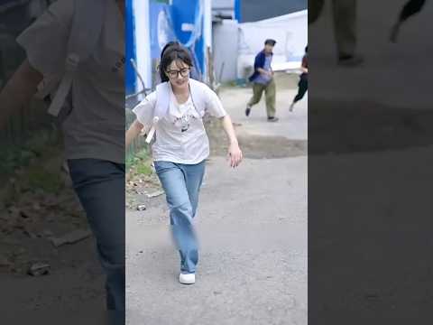 Kabur karena mau dijodohkan,ditolong ceo tampan