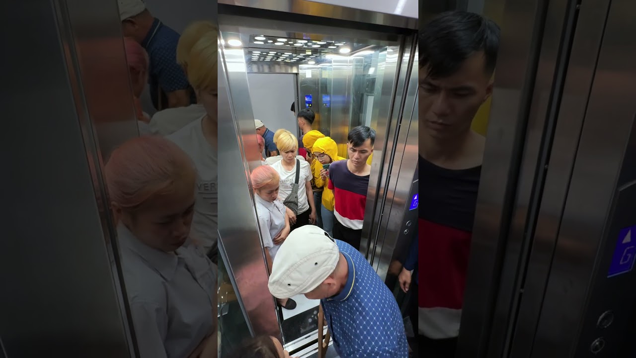 Man Shows Kindness in Elevator 😊