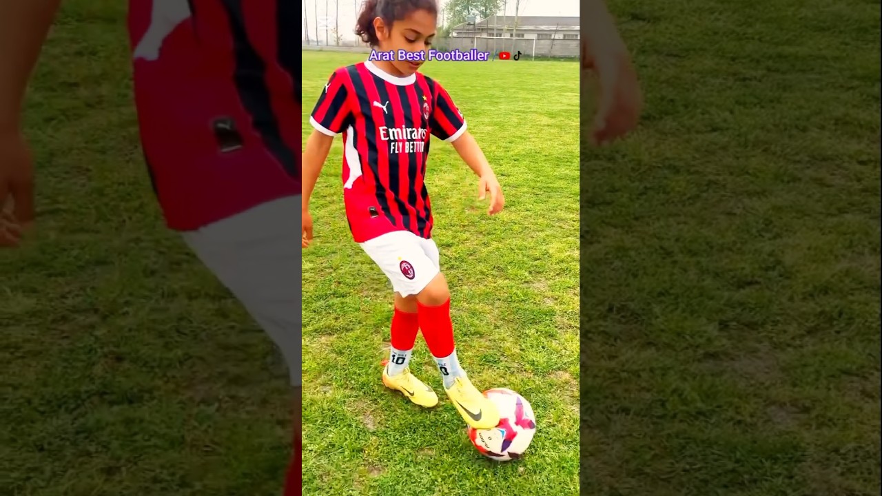 Junior Messi: Arat Hosseini's Football Talent ⚽