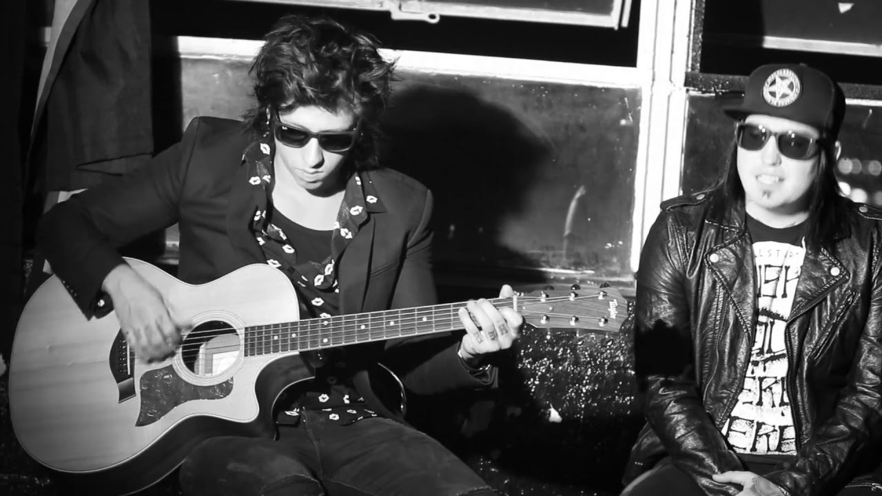 Escape the Fate Covers Justin Bieber's 'Love Yourself' 🎶