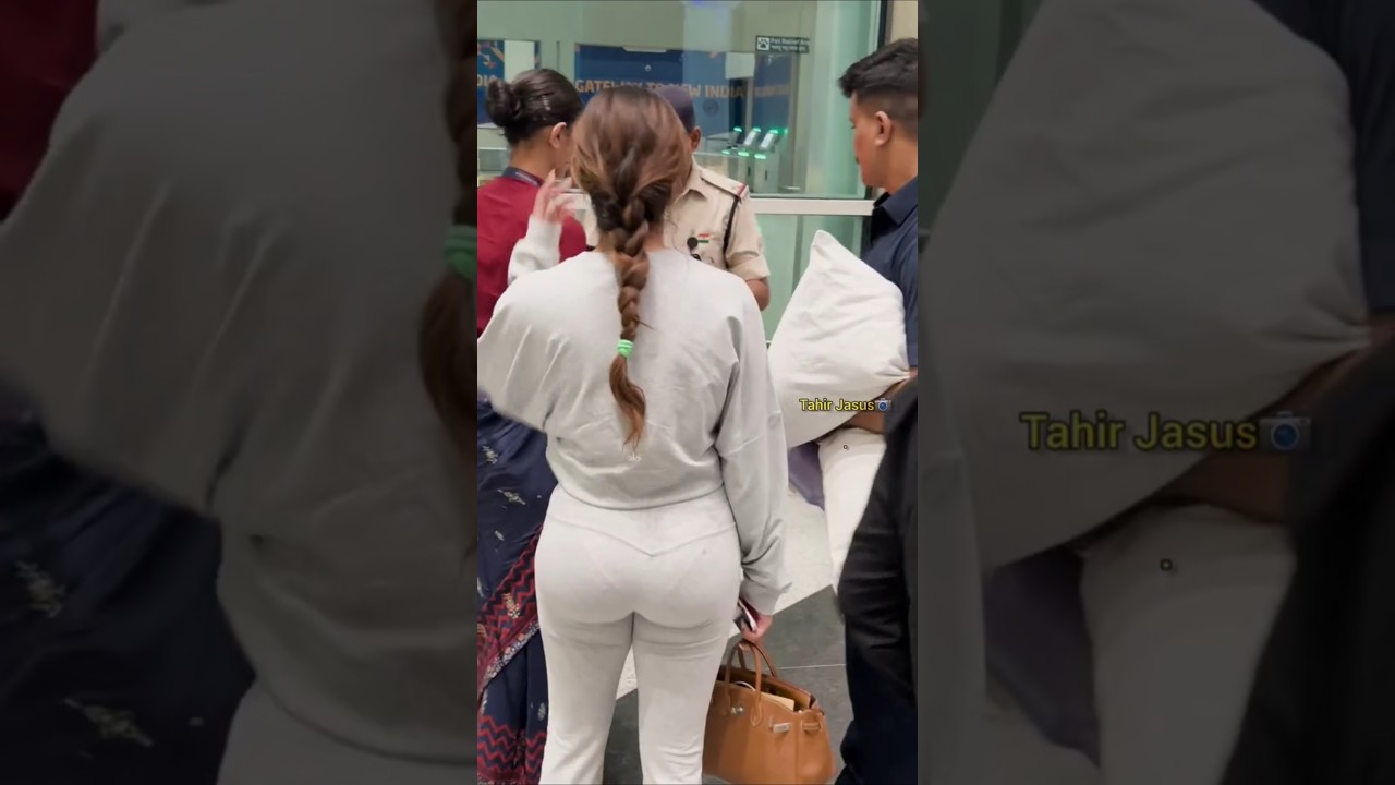 Viral Shorts: Janhvi Kapoor's Stunning Look π