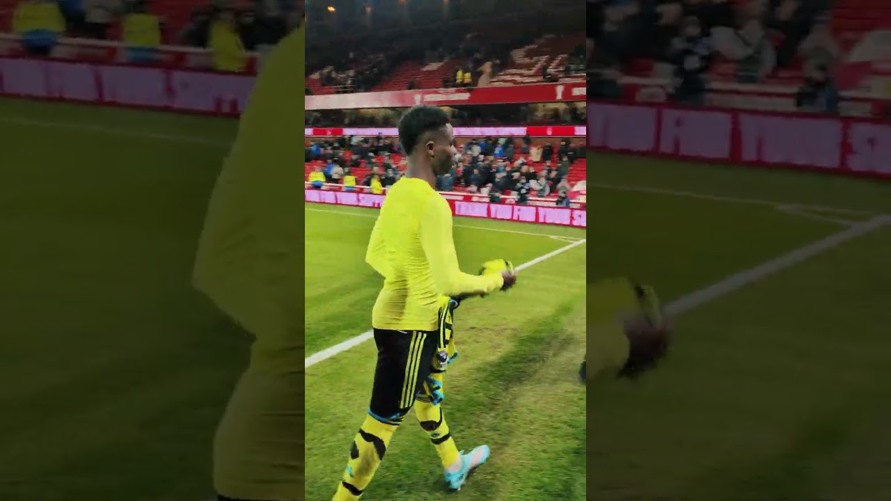 Bukayo Saka Meets Fan Saka ⚽