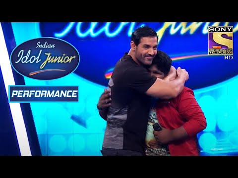 John Abraham Hugs Vaishnav For His Performance On 'Jaane Kyun' | Indian Idol Junior 2