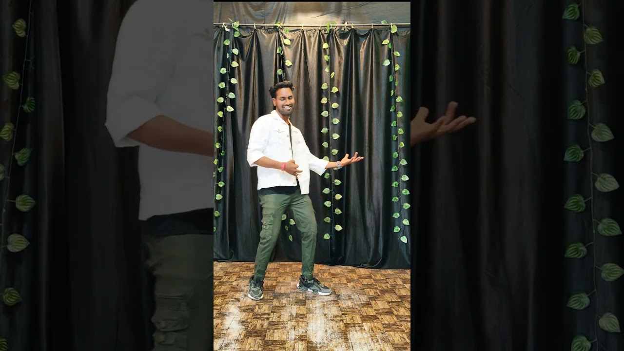 Govinda's Iconic Dance Moves That Will Wow You! 💃 #Trending