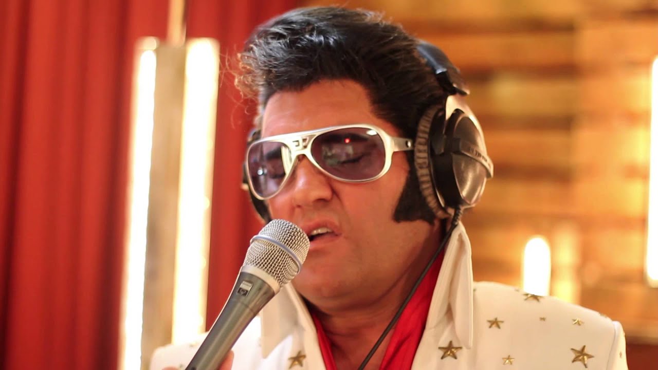 Elvis Live Performance of 'In The Ghetto' 🎤