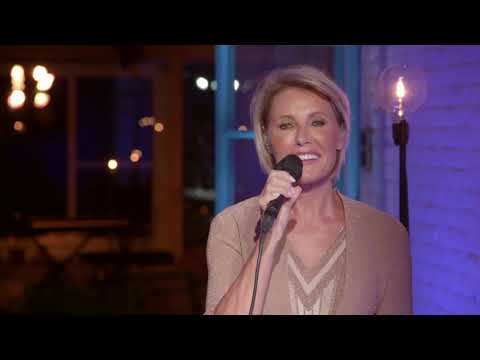 Dana Winner Performs 'Vincent' Live from Home 🎶