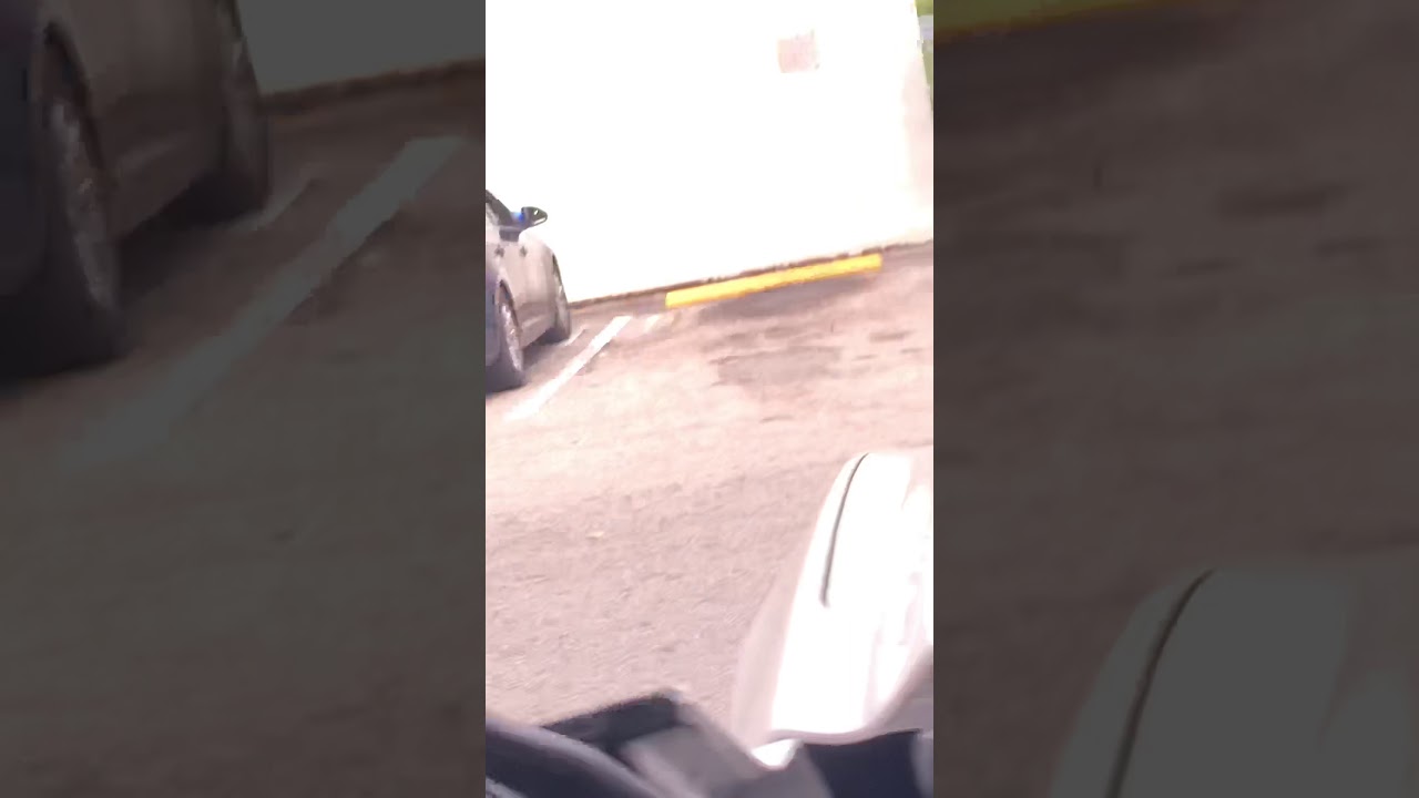 Fake Crip Gang Member Struggles with Crip Walk 😂