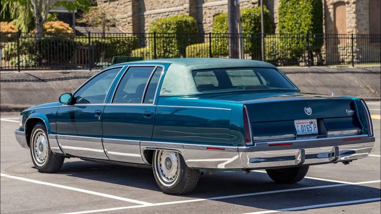 Cadillac Fleetwood (1993-1996): RWD Luxury Classic 🚗