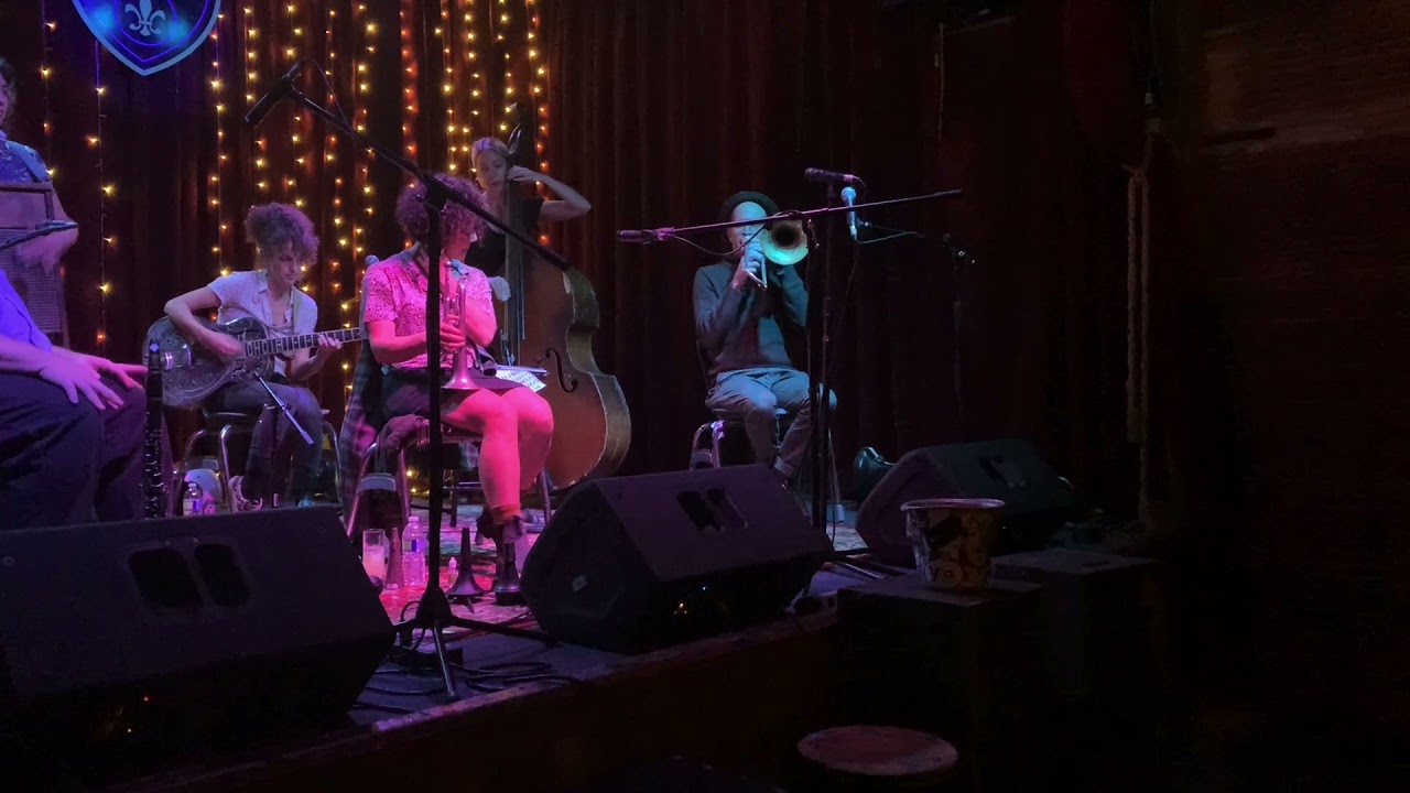 Shaye Cohn & Co. Perform 'Indian Summer' 🎶