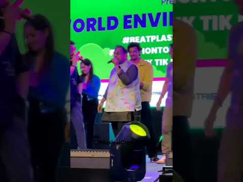 Shankar Mahadevan, Shekhar, Darshan Raval, Shaan performing  Desi Girl live