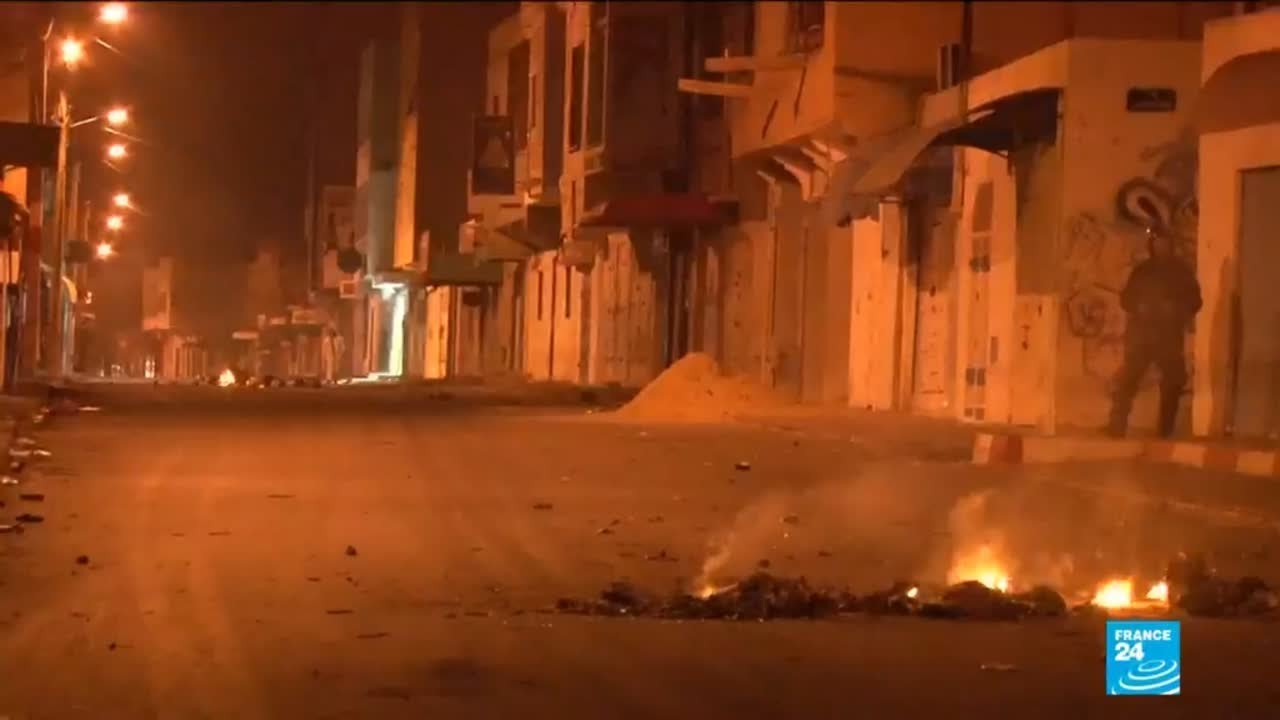 Tensions à Kasserine en Tunisie après l'immolation d'un journaliste 🔥