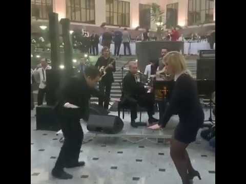 Танцует Мария Захарова МИД России корпоратив НГ 2019