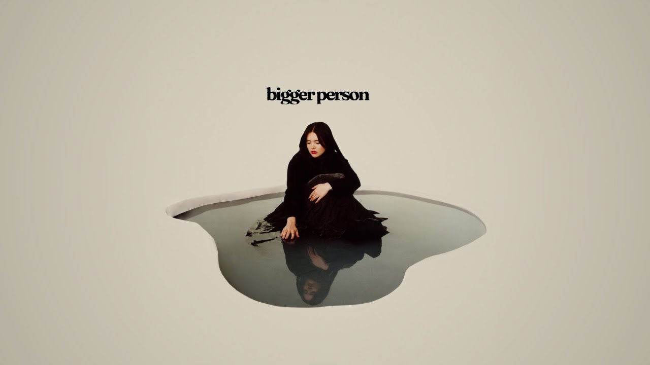 Lauren Spencer Smith's 'Bigger Person' Lyric Video 🎶 | Debut Album 'Mirror' Out Now!