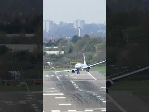 INSANE 737 Crosswind Landing #shorts