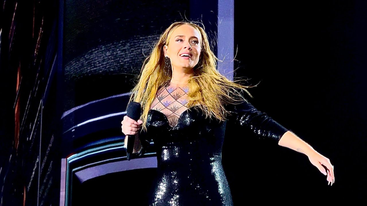 Adele Performs 'Rolling In the Deep' Live in Munich 2024