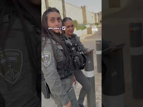 Activist films soldiers stop bus carrying Palestinians with Israeli citizenship in Jerusalem
