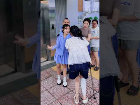 They Taught Him Respect 🚪😄 [MEO KIND] #kindness #meokind #funny #elevator #respect