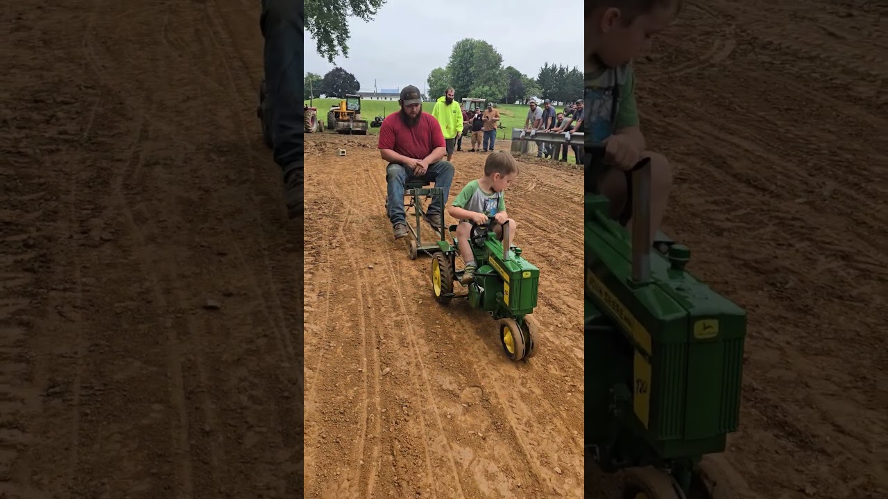Junior Tractor Pull: Homemade John Deere 720 🚜