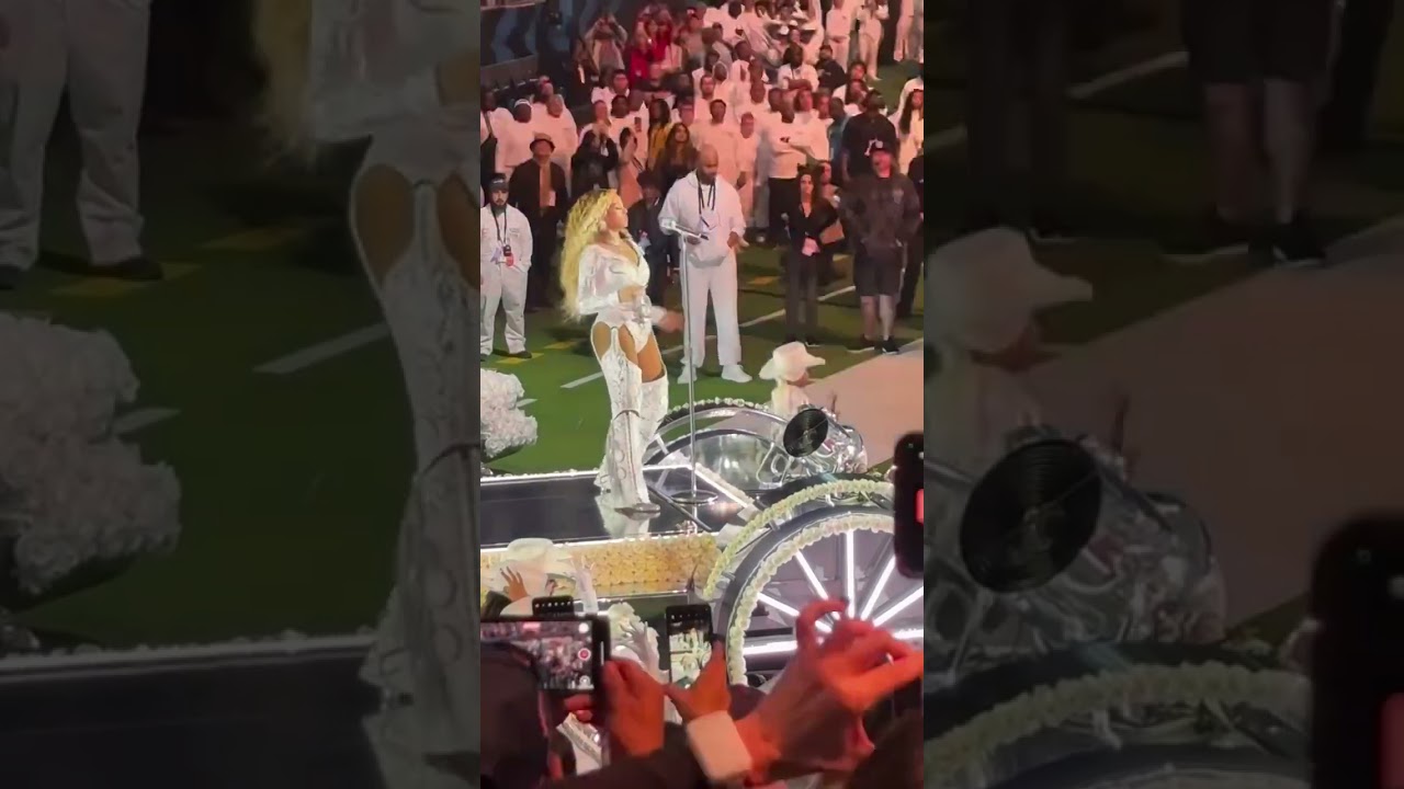 Beyoncé Performs 'Ya Ya' at NFL Halftime in Houston 🎤