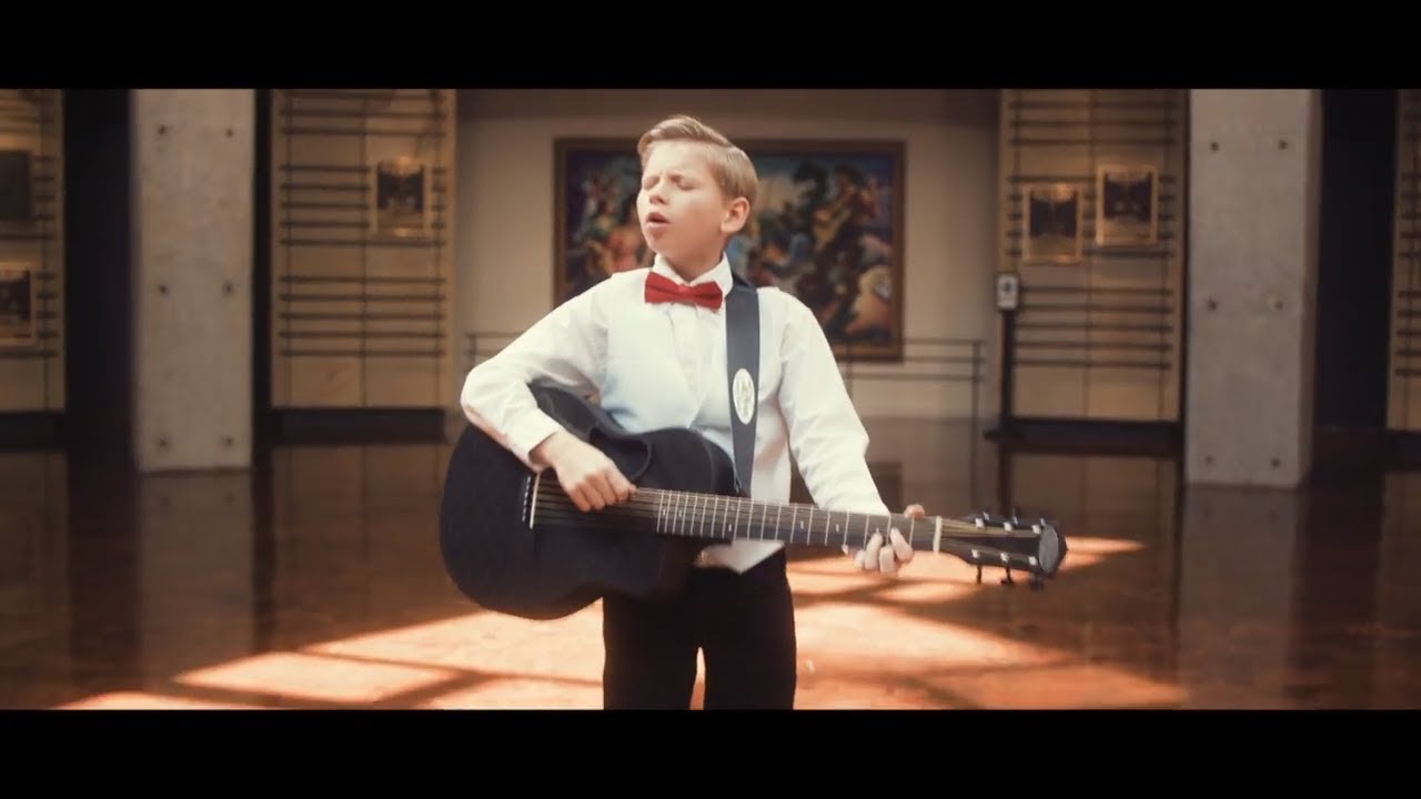 Mason Ramsey Performs 'Lovesick Blues' 🎶 | Official Music Video & New EP 'Famous' Out Now!