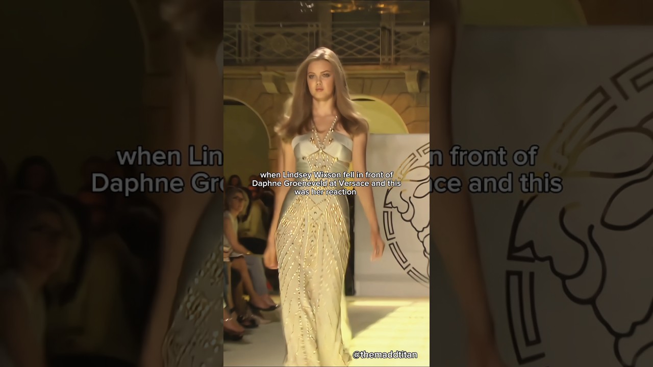 Lindsey Wixson's Fall at Versace Show ๐ฎ
